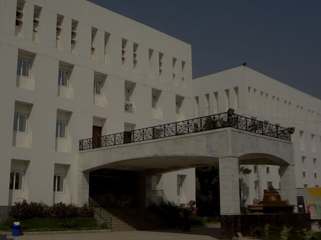 KARNAVATI-SCHOOL-OF-DENTISTRY-UIFM-STRY-BUILDING-Ahmedabad